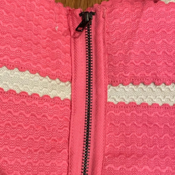 Pink and White Cropped Top - Picture 3 of 3